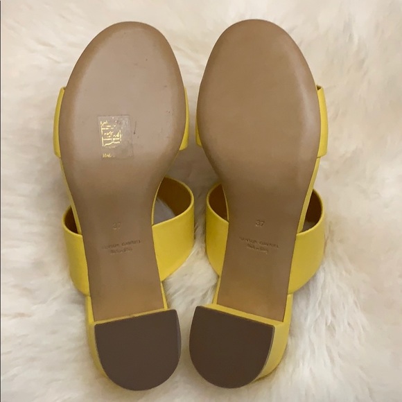 ❤️SOLD❤️Mansur Gavriel Yellow Sandals - Picture 7 of 10